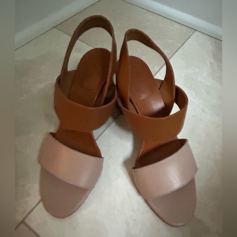 CHLOE NEVER WORN Sandals